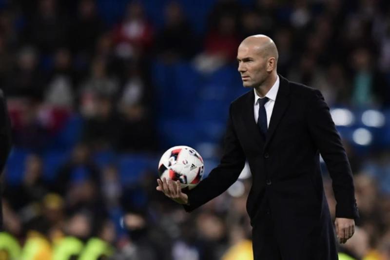 Zinédine Zidane đội huấn luyện cho câu lạc bộ nào? 